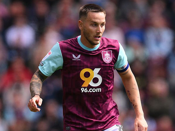 Perburuan Josh Brownhill: Everton dan Leeds Bersaing Ketat